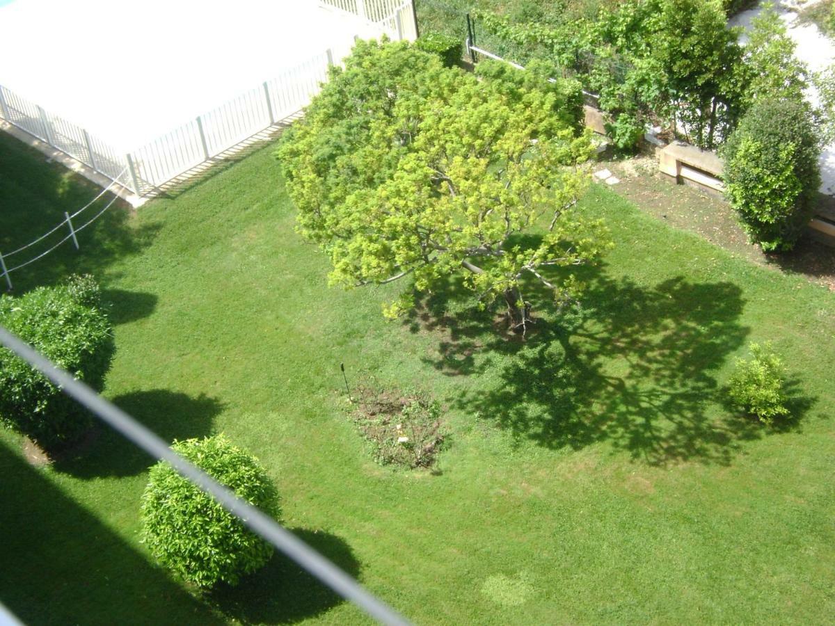 Jardins Du Pont Du Lys Juan-les-Pins Exterior foto